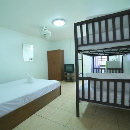 Little Austria Tams Guesthouse Bãi biển Chaweng Ngoại thất bức ảnh