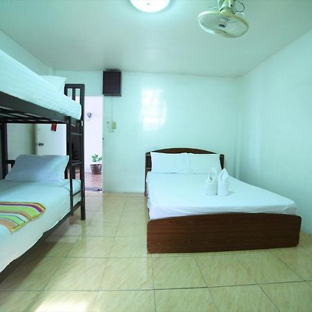 Little Austria Tams Guesthouse Bãi biển Chaweng Ngoại thất bức ảnh