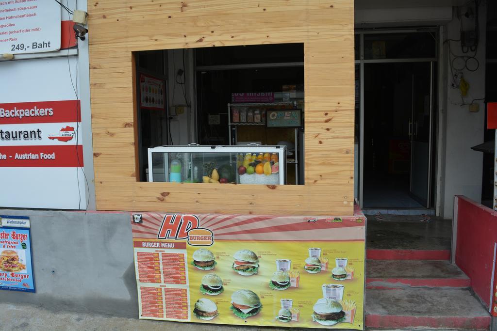 Little Austria Tams Guesthouse Bãi biển Chaweng Ngoại thất bức ảnh