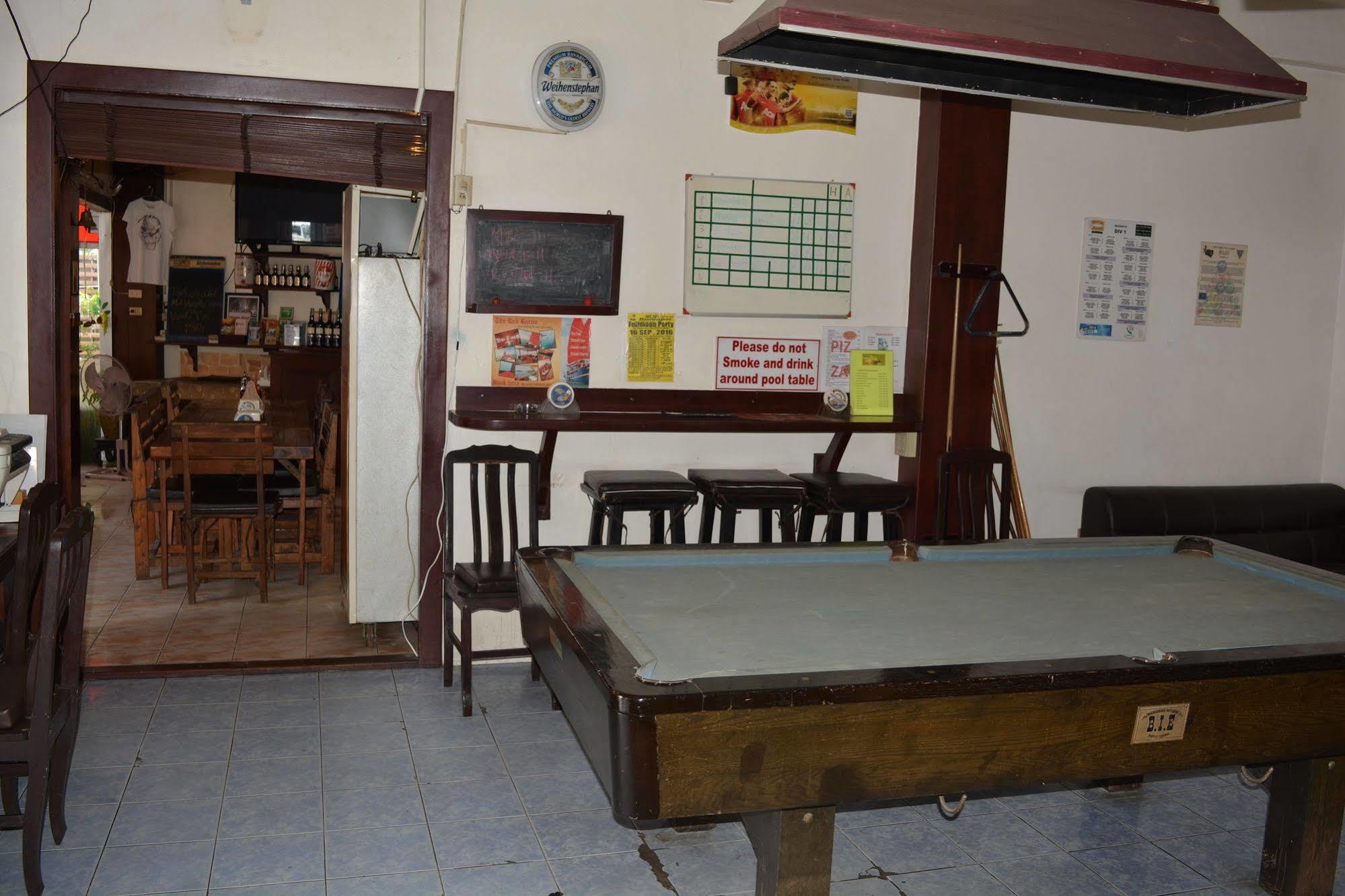 Little Austria Tams Guesthouse Bãi biển Chaweng Ngoại thất bức ảnh