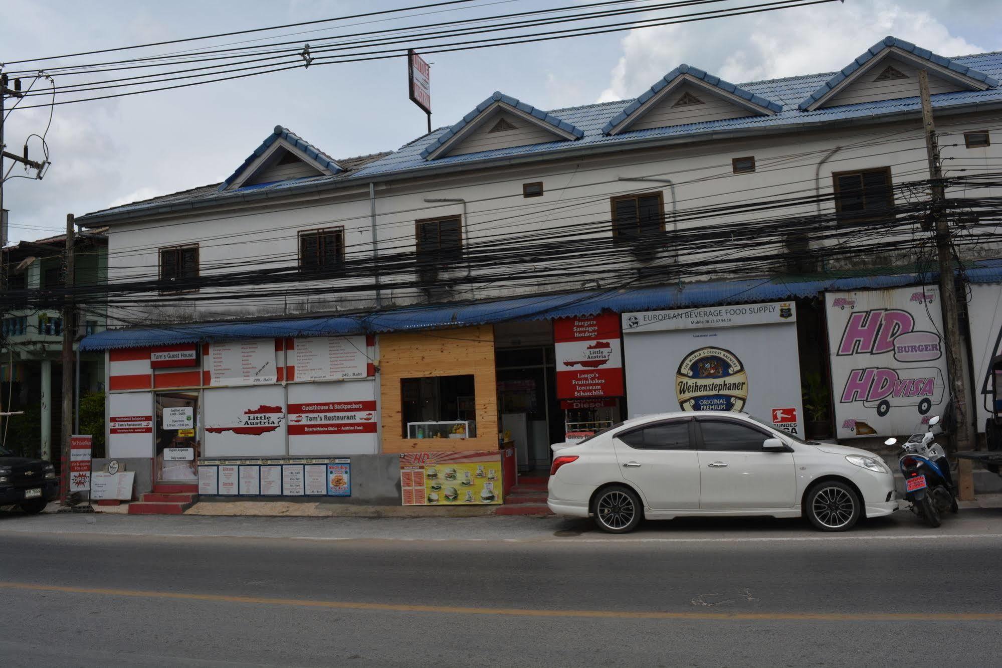 Little Austria Tams Guesthouse Bãi biển Chaweng Ngoại thất bức ảnh