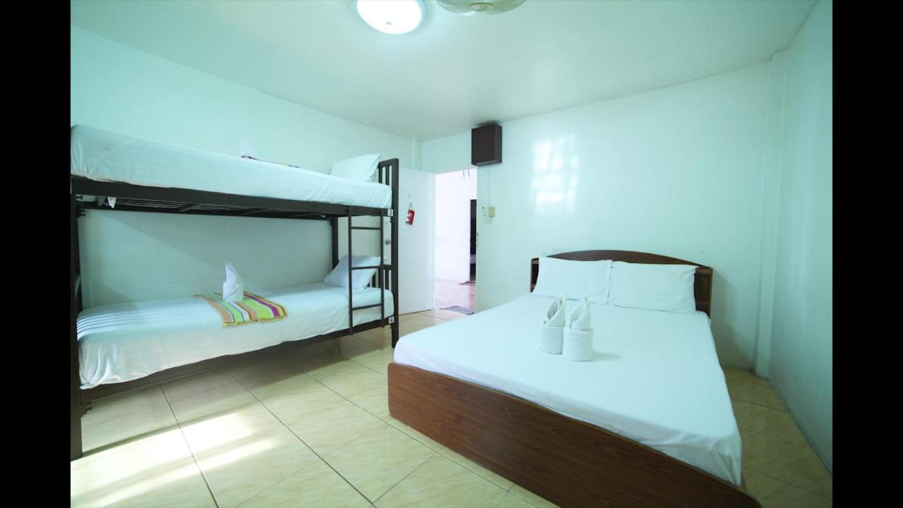 Little Austria Tams Guesthouse Bãi biển Chaweng Ngoại thất bức ảnh