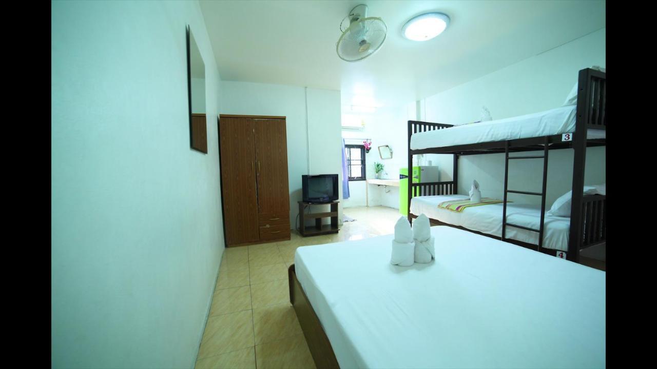 Little Austria Tams Guesthouse Bãi biển Chaweng Ngoại thất bức ảnh