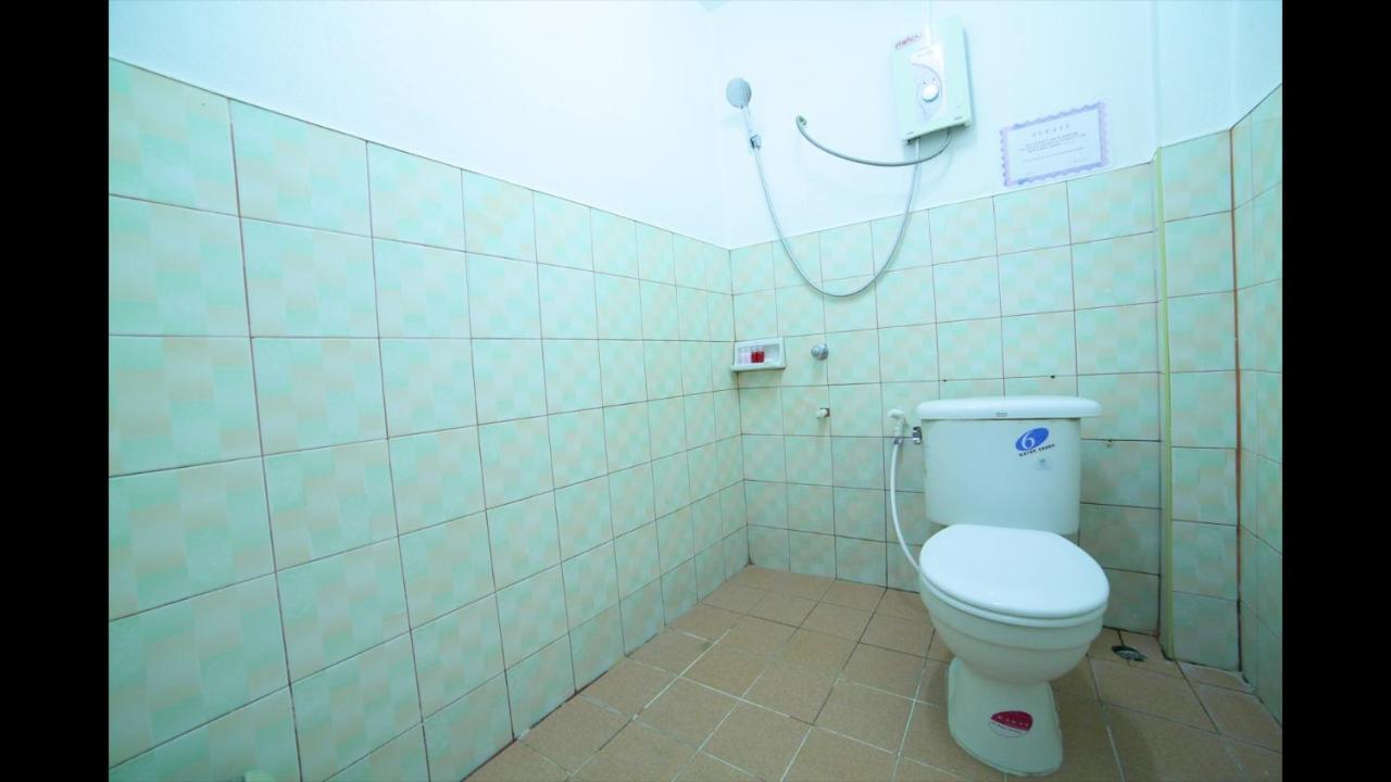 Little Austria Tams Guesthouse Bãi biển Chaweng Ngoại thất bức ảnh