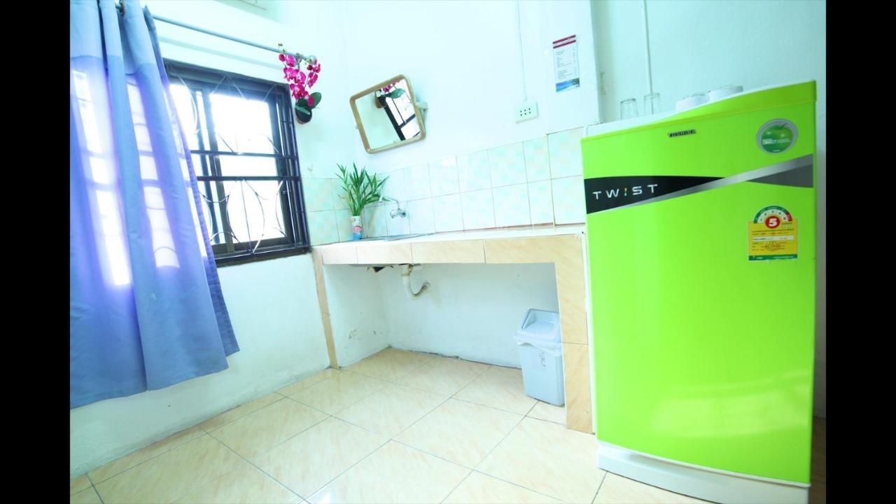 Little Austria Tams Guesthouse Bãi biển Chaweng Ngoại thất bức ảnh